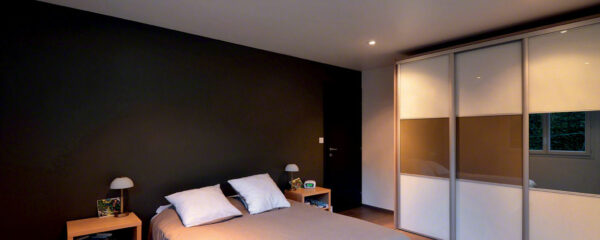 Plafond tendu dans uen chambre